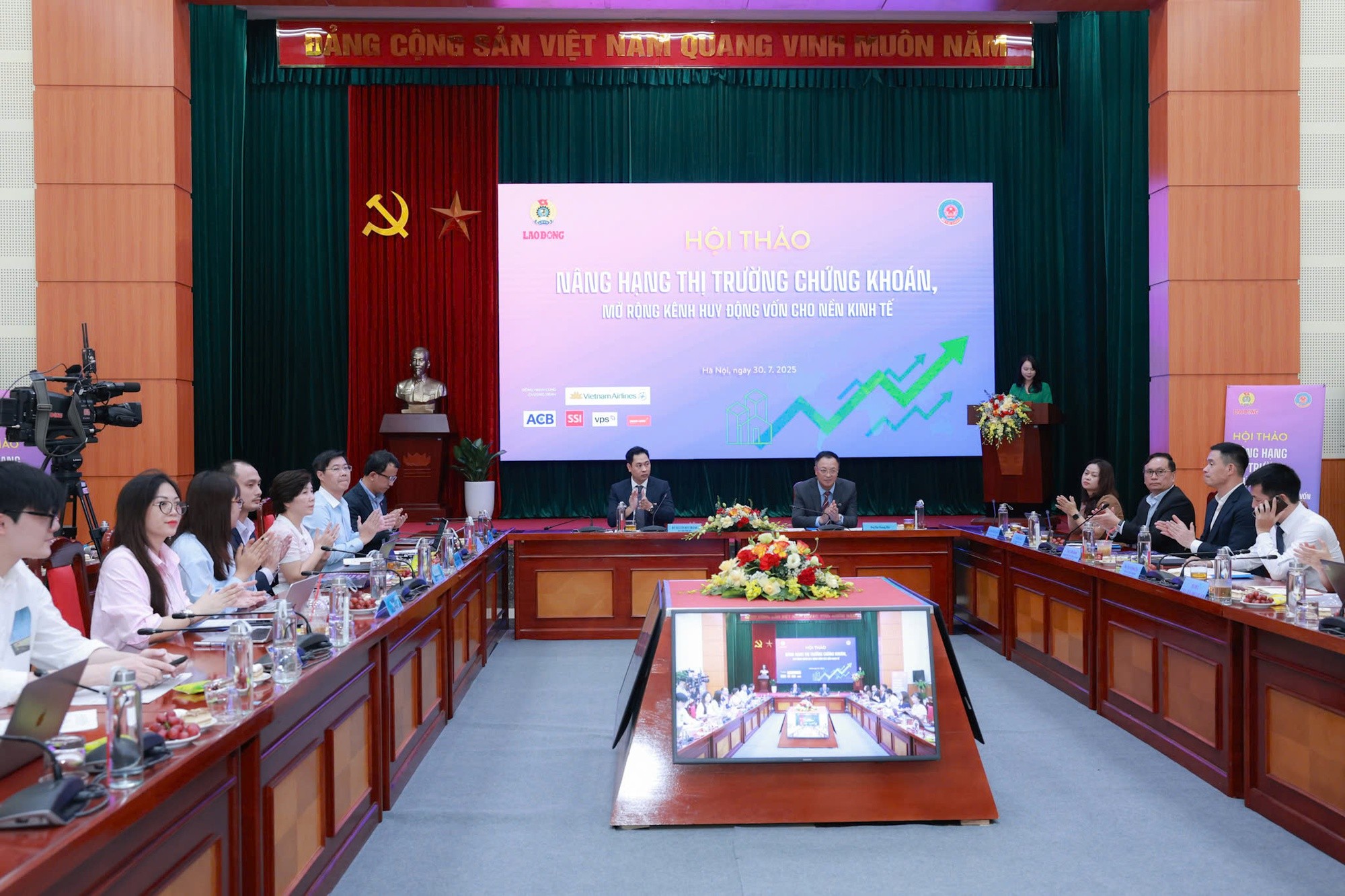 Thị trường chứng khoán Việt Nam trước ngưỡng cửa mới nổi: Cơ hội vàng hút dòng vốn toàn cầu