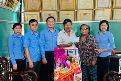 Công ty CP Dệt may 7 tặng quà người dân vượt khó, chống dịch - 14